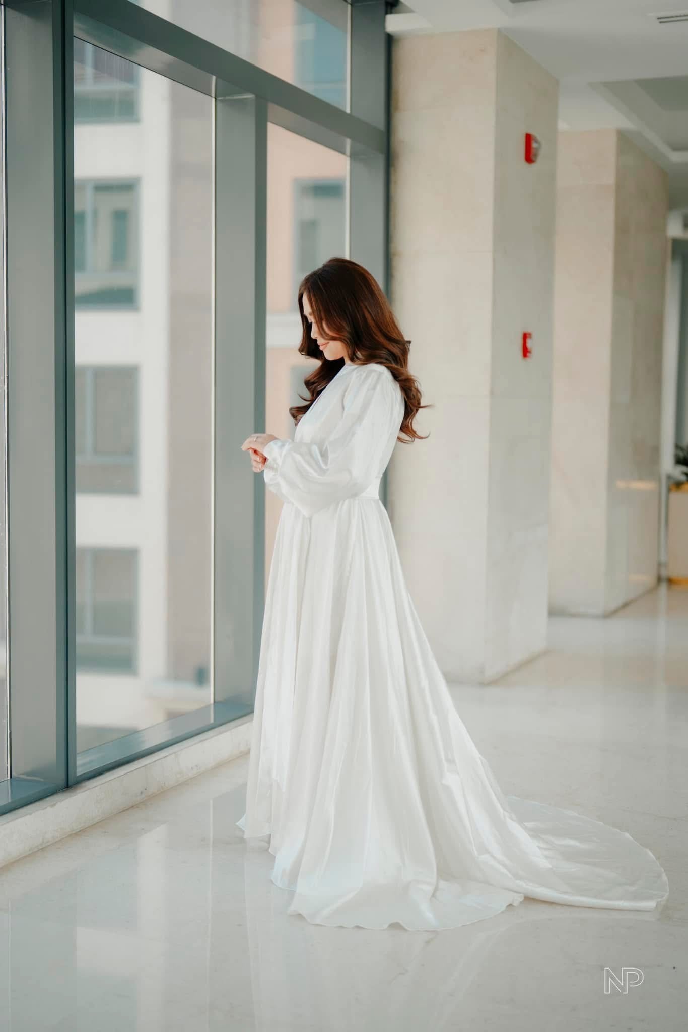 Elizabeth Dressing Robe ( local silk )