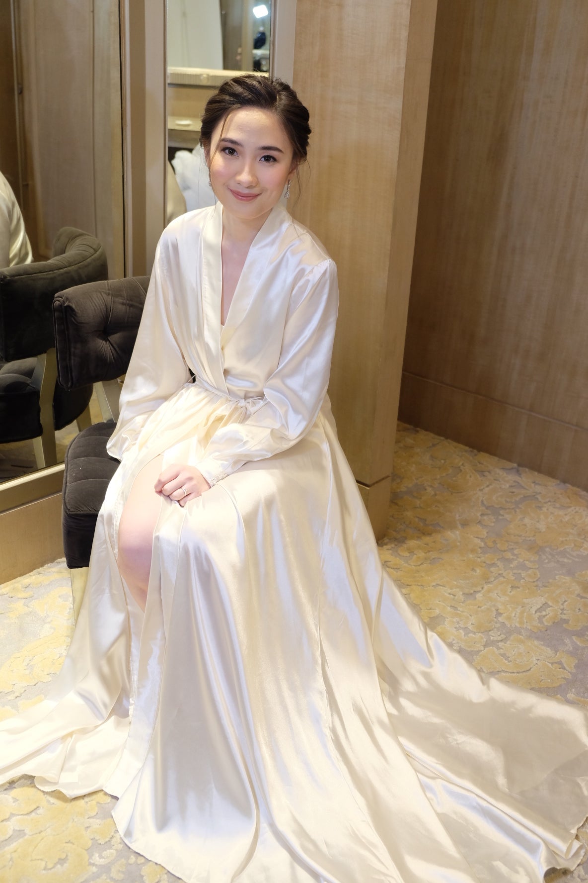 La Bianca Dressing Robe ( full silk  local)